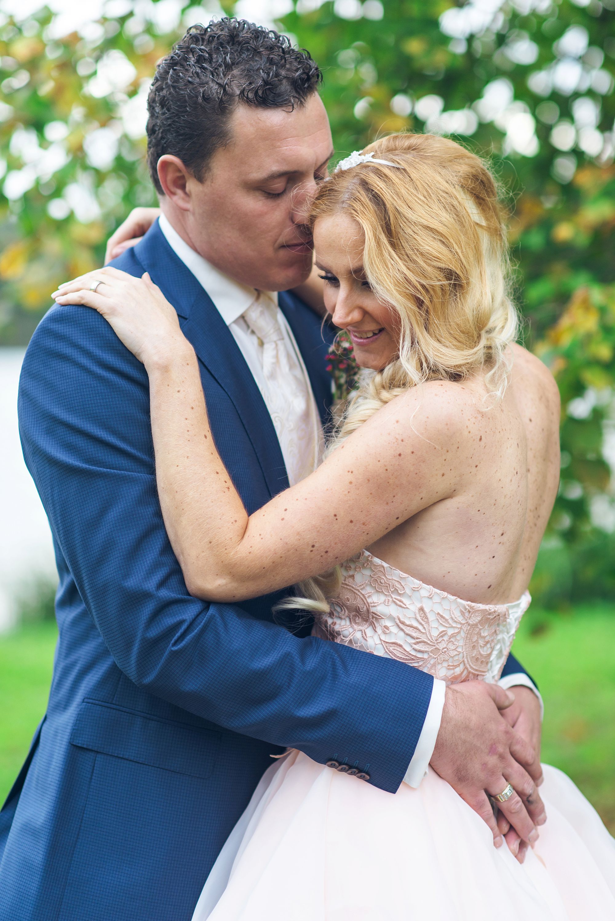 Bruidsfotografie styled fotoshoot te Werve Rijswijk Fine Art Blush Dress bruiloft