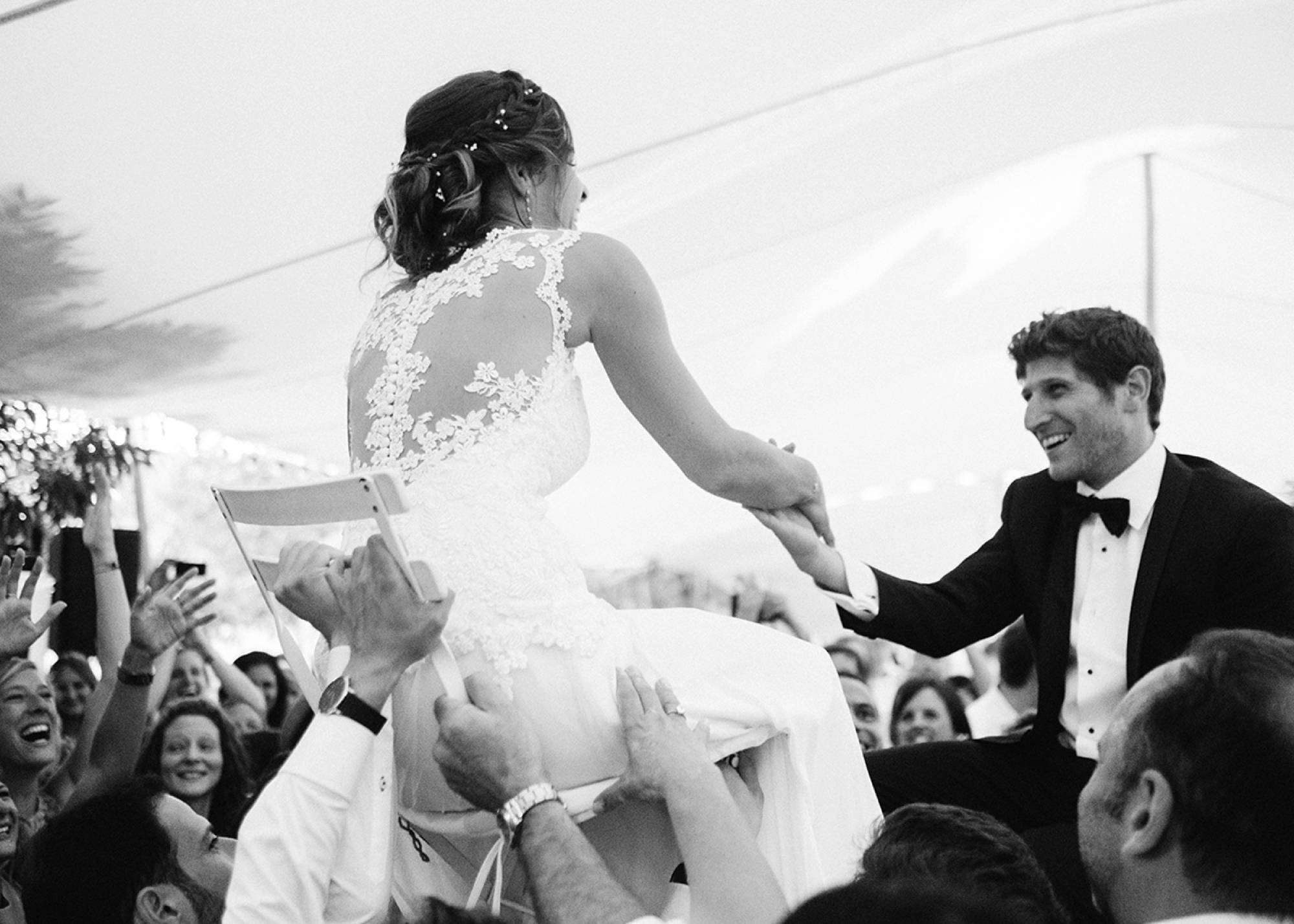 Photography South of France - Bride and groom dancing
