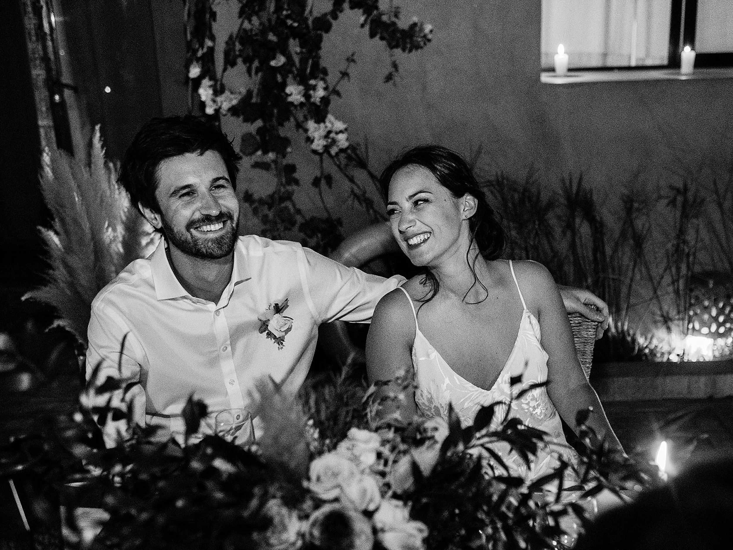 Rose and Andrew - smalle wedding elopement at Kasbah Bab Ourika Morocco / Raisa Zwart adventurous wedding Photographer Europe and worldwide