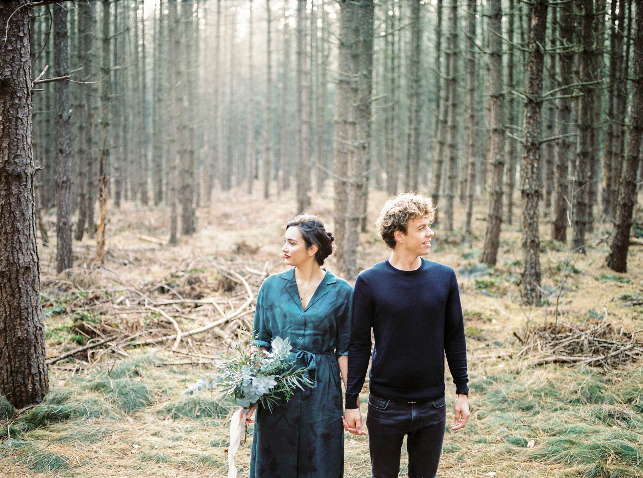 Fine art wedding photographer Winter forest engagement shoot Lage Vuursche - Couple shoot in the forest