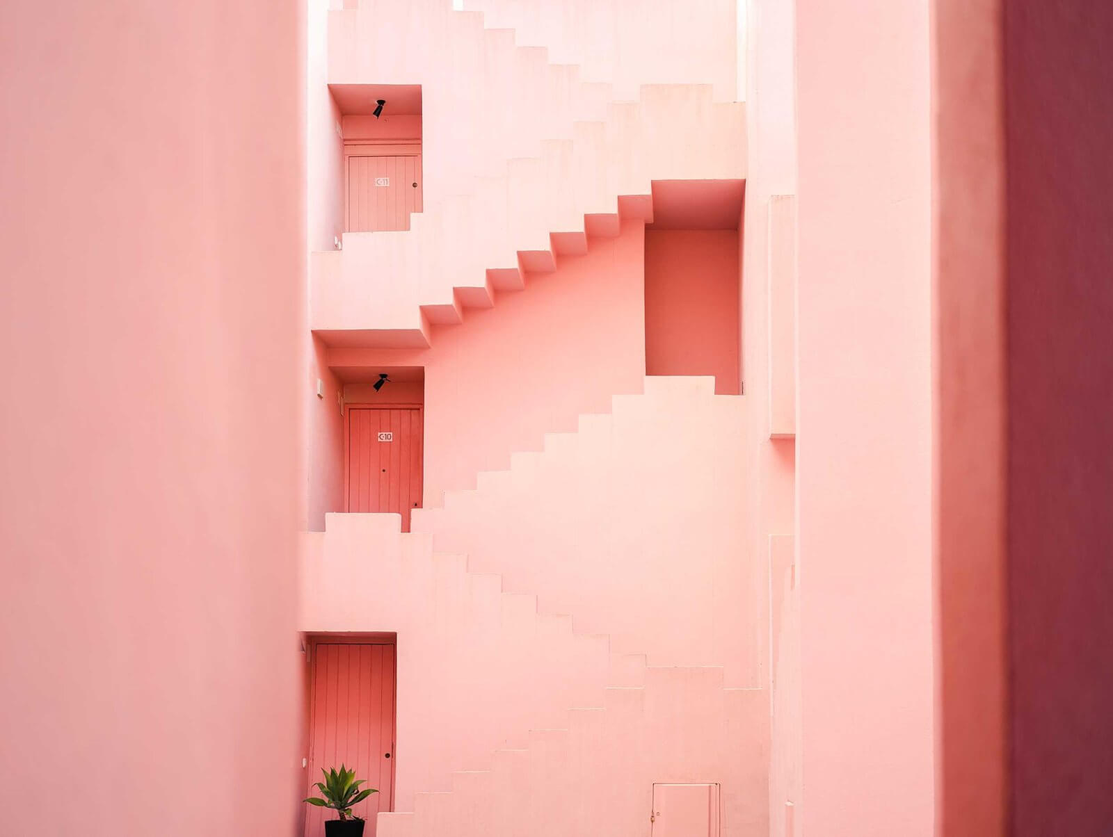 A day in the beautiful maze that is Muralla Roja in Calpe, Spain ...